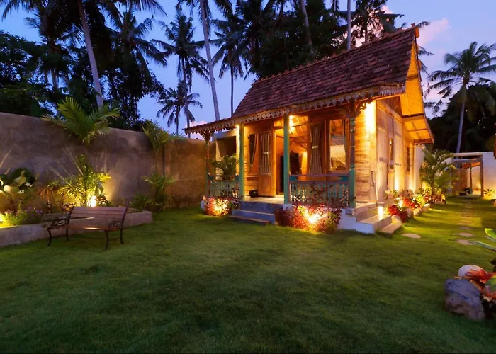 Charming Wooden Villa 5 BR Ubud w Staff